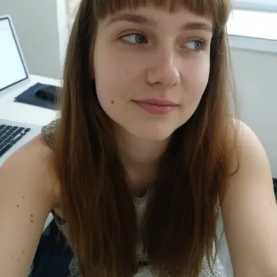 Эмма, 23